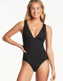 Scallop Longline Tri Swimsuit - Black